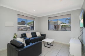 Sunny 2-Bed in Quiet Location with Balcony Perth